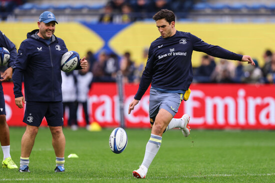 joey-carbery-during-the-warm-up-ahead-of-the-match