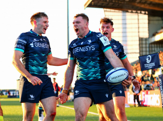 cathal-forde-celebrates-scoring-a-try