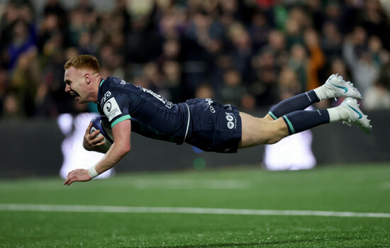 ciaran-frawley-scores-his-second-try