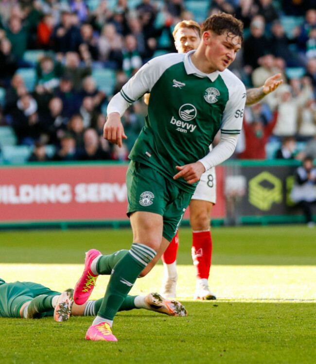 edinburgh-scotland-uk-17th-oct-2026-hibernians-owen-elding-7-after-his-first-goal-during-the-william-hill-premiership-match-between-hibernian-fc-and-falkirk-on-the-17th-of-october-2026-at