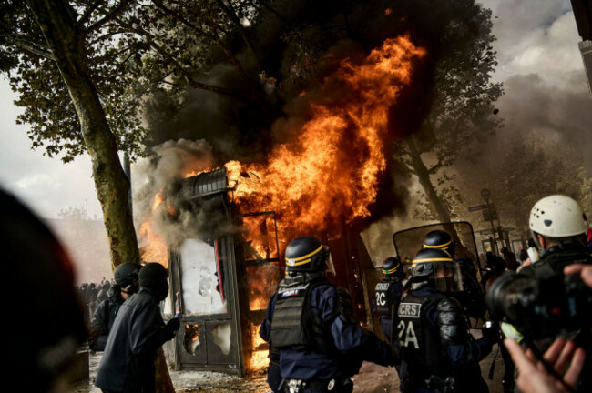 paris-france-17th-oct-2026-tensions-on-the-edge-of-the-protest-of-october-17-2026-in-paris-17102026-franceparisparis-antonin-buratle-pictorium-credit-le-pictoriumalamy-live-news