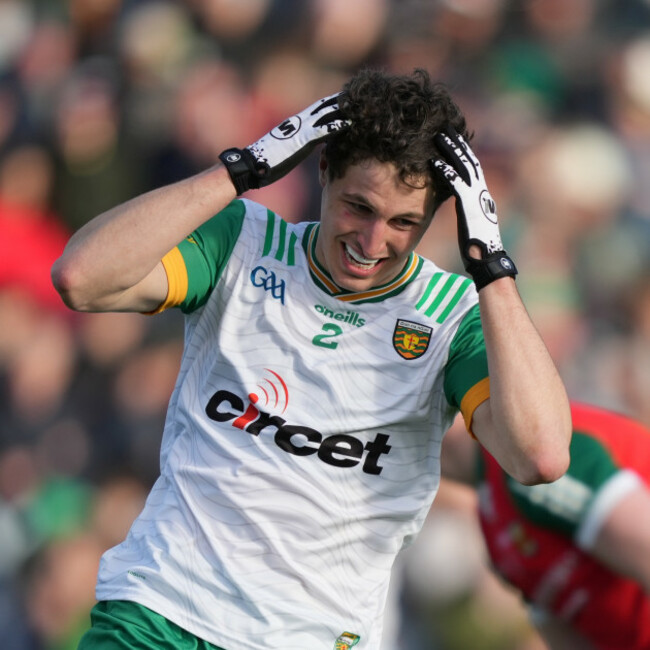 finnbarr-roarty-reacts-to-his-missed-goal-chance