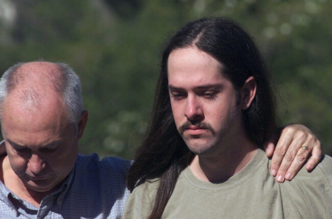 jimmy-welborn-left-escorts-his-son-forrest-away-from-the-travis-county-jail-on-friday-dec-10-1999-in-austin-texas-forrest-23-one-of-four-suspects-in-the-1991-austin-yogurt-shop-killings-was