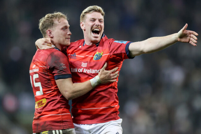 ben-healy-celebrates-with-mike-haley