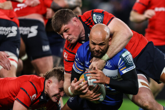 jamison-gibson-park-is-tackled-by-jack-odonoghue