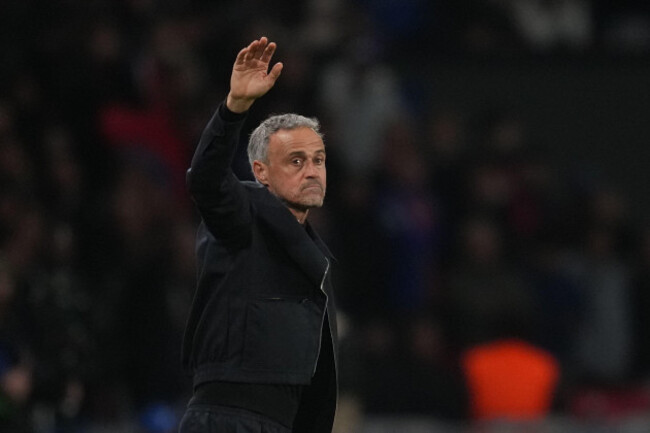 psgs-head-coach-luis-enrique-gives-instructions-from-the-side-line-during-the-champions-league-opening-phase-soccer-match-between-paris-saint-germain-and-fc-barcelona-in-paris-tuesday-oct-20-2026