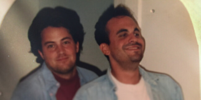 The_One_About_Matthew_Perry_n_S1_E1_00_08_16_09