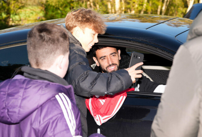 manchester-uniteds-bruno-fernandes-arriving-at-carrington-training-centre-manchester-manchester-united-are-staying-tight-lipped-on-michael-carricks-future-after-a-day-of-discussions-about-the-unde