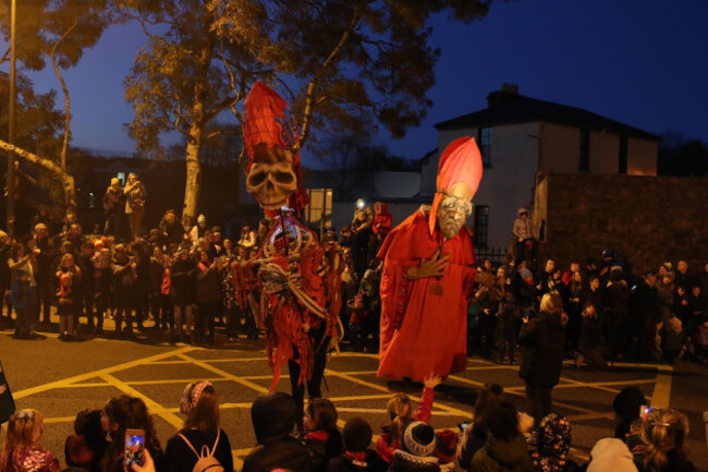 crowds-watch-the-macnas-halloween-parade-making-its-way-through-galway-city-centre