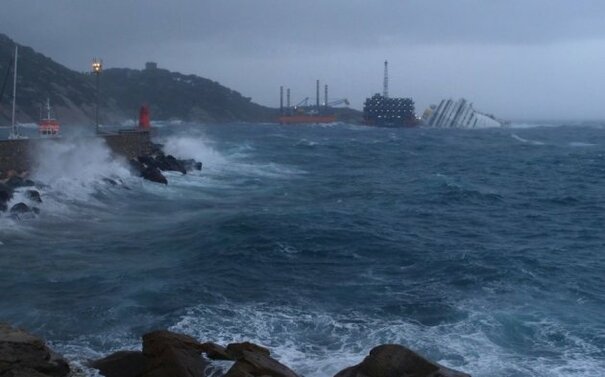 Here's how the Costa Concordia wreck is being removed · TheJournal.ie