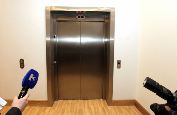 Reilly Gets Stuck In Lift At Opening Of Mental Health Facility