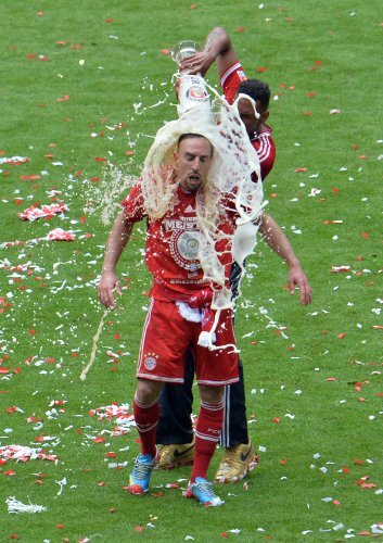 Brilliant Pics Of Bayern Munich Drowning Each Other With Beer The42